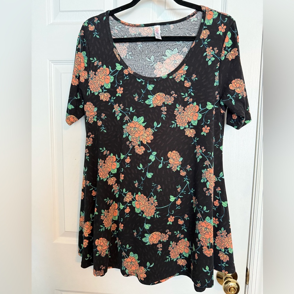 LuLaRoe Black and Orange Fitted Short Sleeve Tee